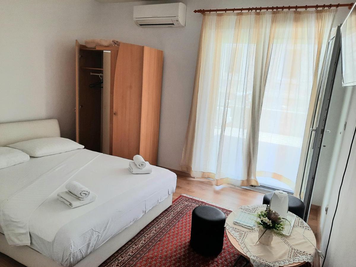 Sobe Centar Baska Voda - 50 Metara Plaza Nikolina Hotel Екстериор снимка