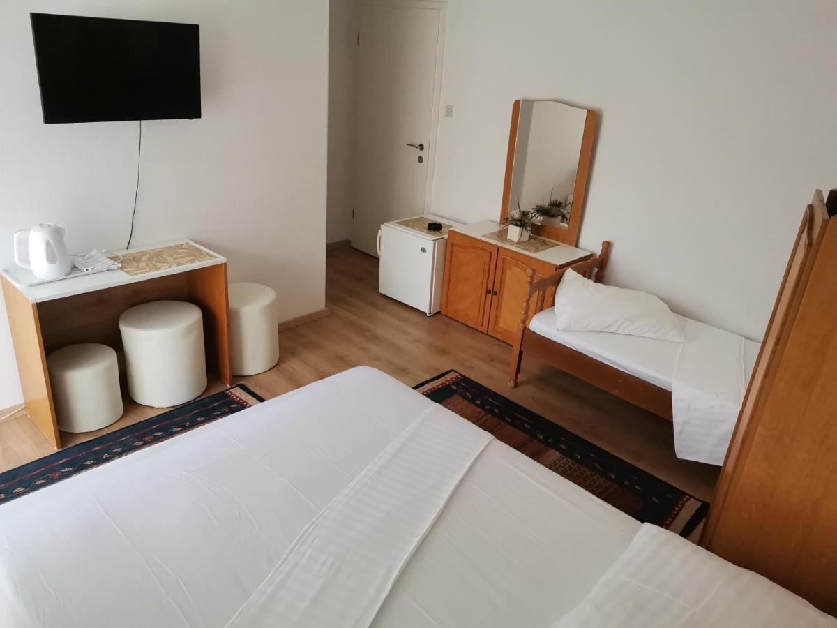 Sobe Centar Baska Voda - 50 Metara Plaza Nikolina Hotel Екстериор снимка